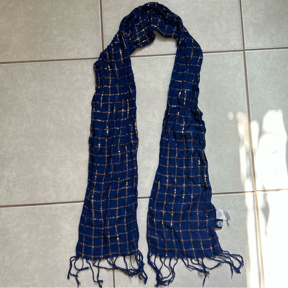 Jonas Brothers Blue and Gold Checkered Scarf - Picture 5 of 6
